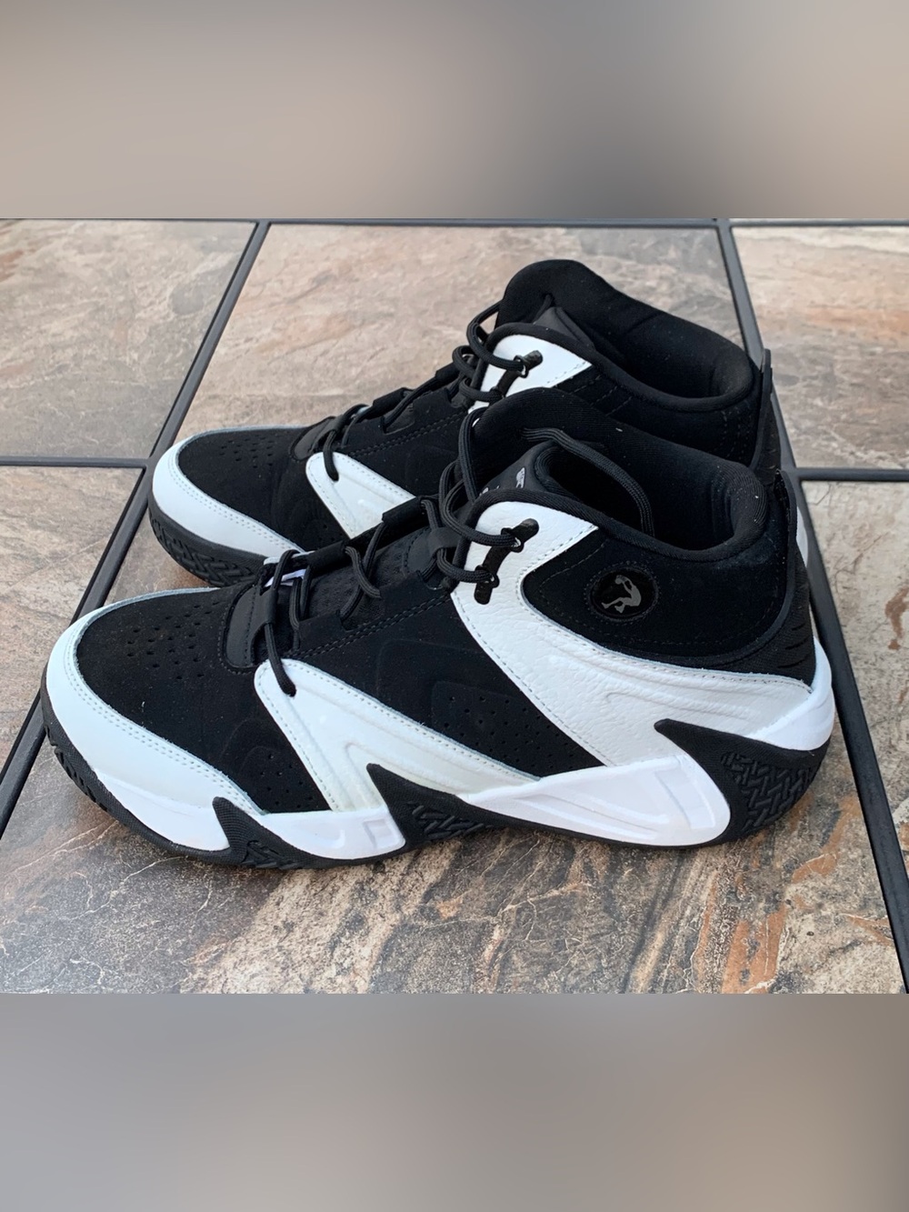 MEN’S SHAQ SNEAKERS